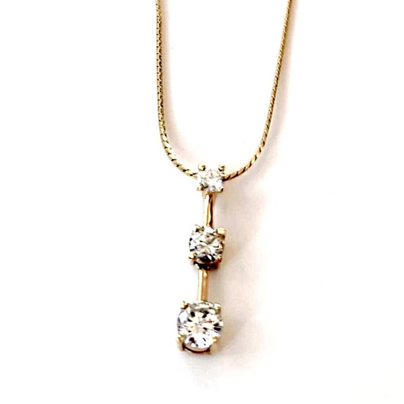 AVON Cubic Zirconium Gold Tone Necklace Three Stone Drop Pendant 10" - Picture 6 of 11